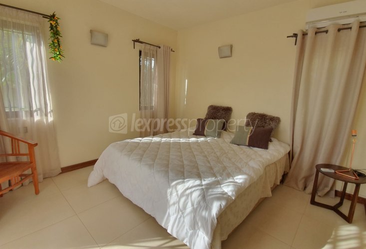 Maison/Villa - 5 chambres - 400 m²