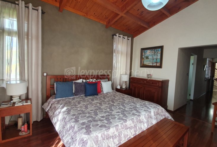 Maison/Villa - 5 chambres - 400 m²