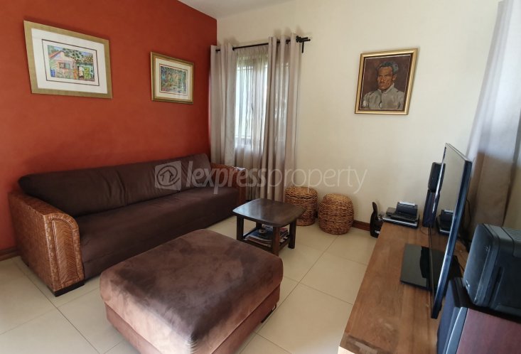 Maison/Villa - 5 chambres - 400 m²