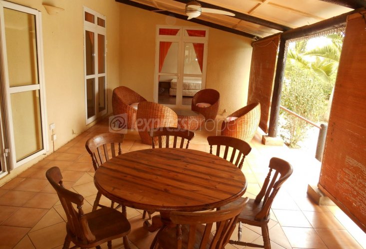 Maison/Villa - 5 chambres - 400 m²