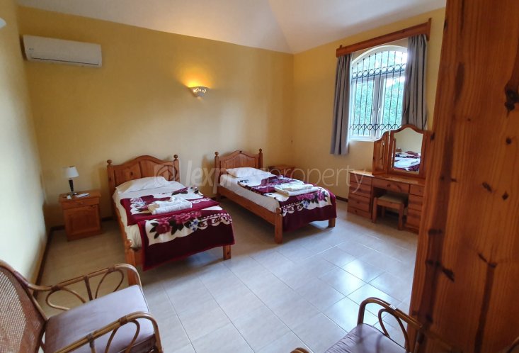 Maison/Villa - 5 chambres - 412 m²