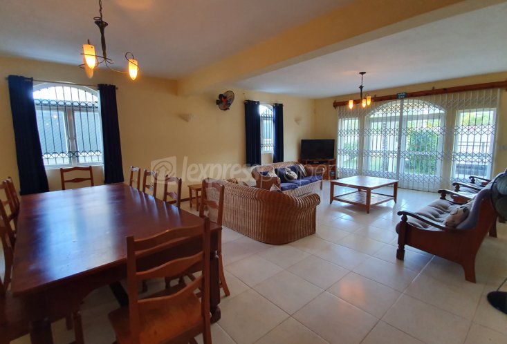 Maison/Villa - 5 chambres - 412 m²