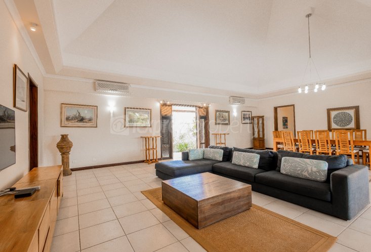 Maison/Villa - 5 chambres - 880 m²