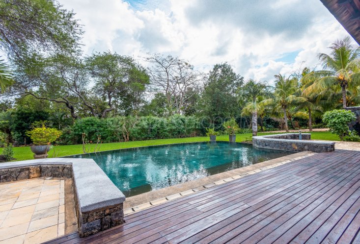 Maison/Villa - 5 chambres - 880 m²