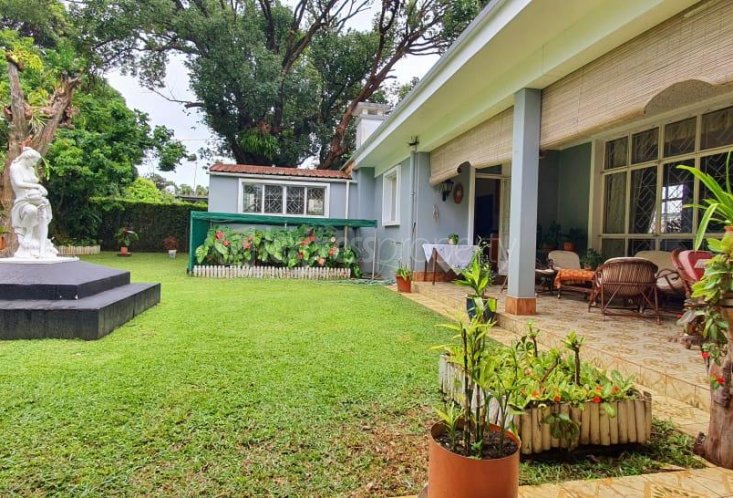 Maison/Villa - 6 chambres - 445 m²