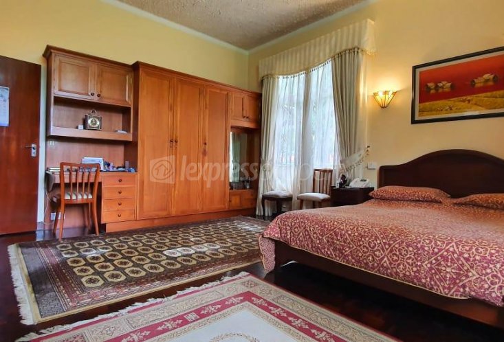 Maison/Villa - 6 chambres - 445 m²