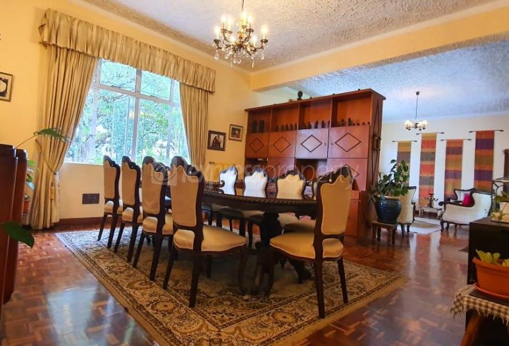 Maison/Villa - 6 chambres - 445 m²