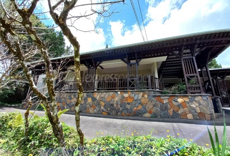 Maison/Villa - 7 chambres - 420 m²