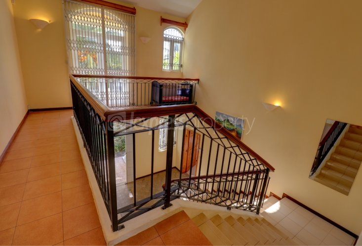 Maison/Villa - 8 chambres - 413 m²