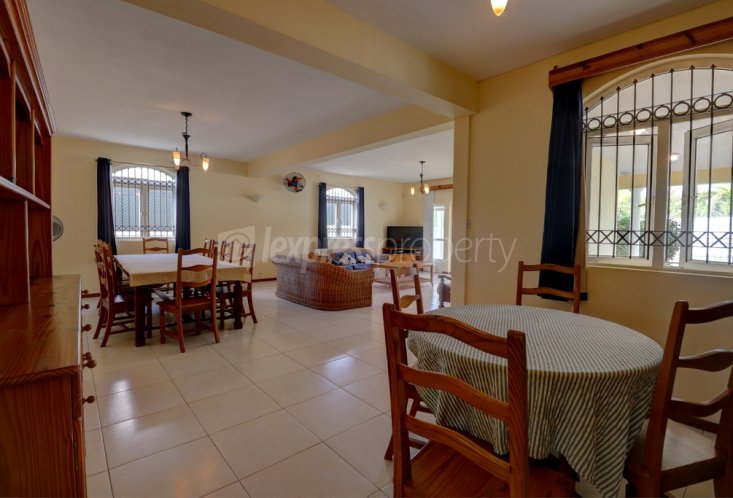 Maison/Villa - 8 chambres - 413 m²