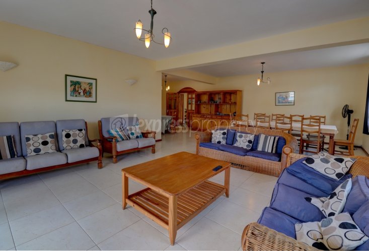 Maison/Villa - 8 chambres - 413 m²