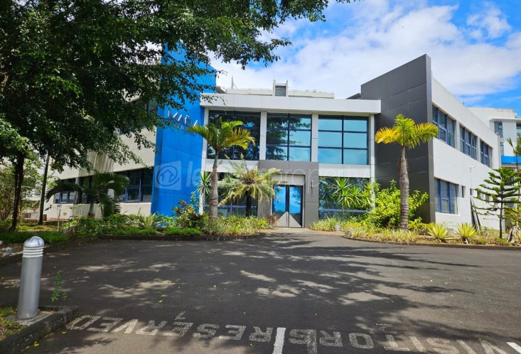 Office - For Rent in Ebène - 687,420 rupees | Lexpress Property