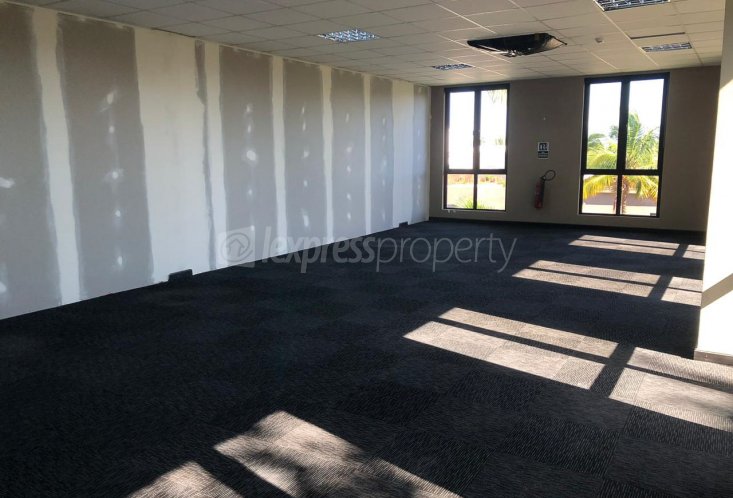 Office - 148 m²