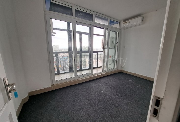 Office - 150 m²