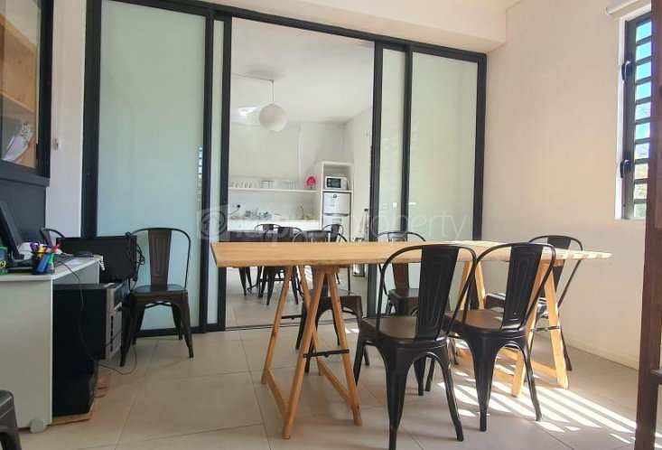 Office - 159 m²