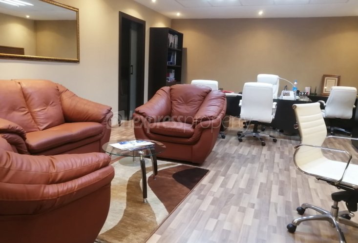 Office - 215 m²