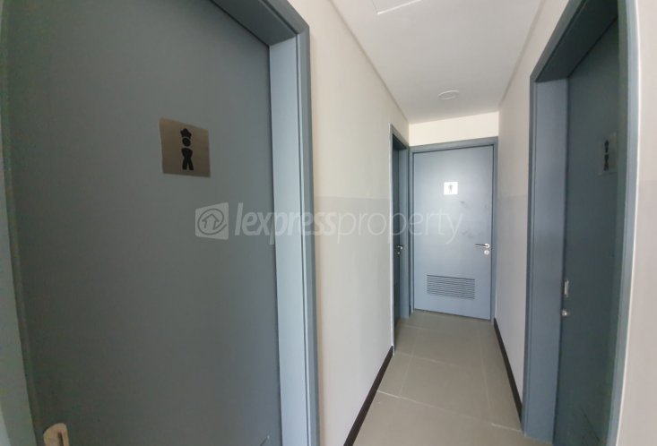 Office - 451 m²
