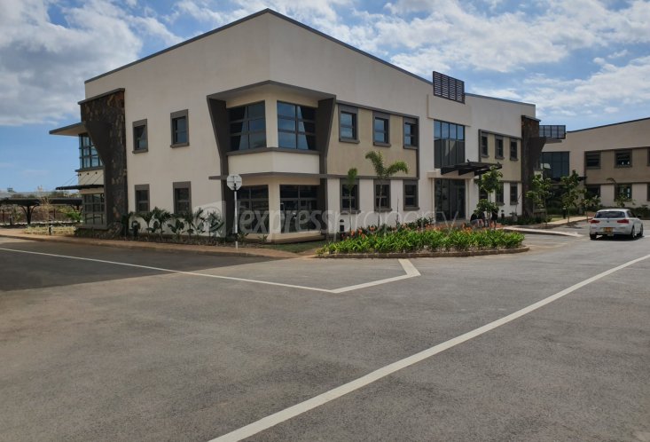 Office - 451 m²