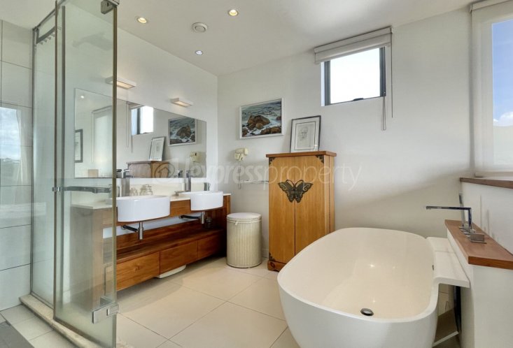 Penthouse - 2 Bedrooms - 168 m²