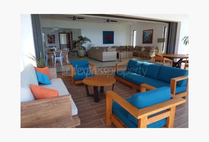 Penthouse - 3 Bedrooms - 328 m²