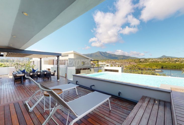 Penthouse - 4 Bedrooms - 334 m²