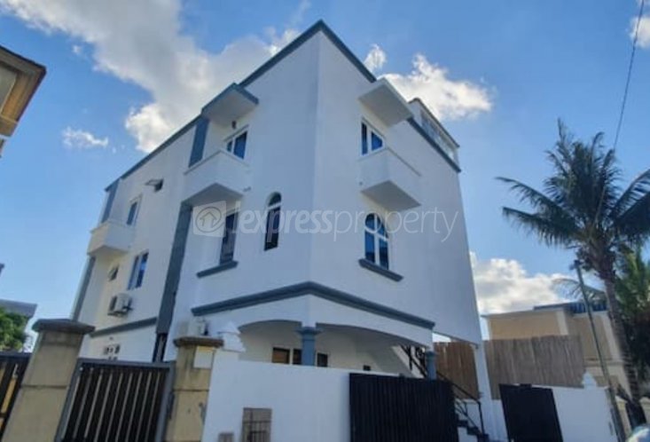 Residential complex/ building - 6 units - 234 m²