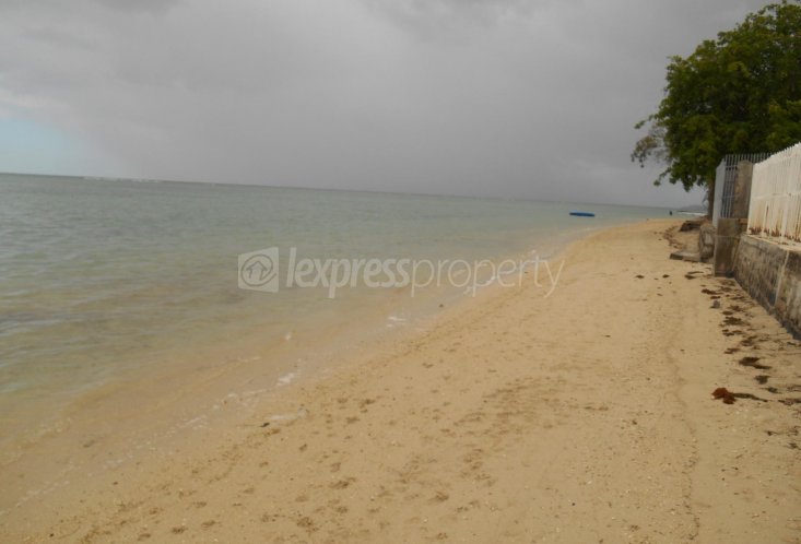 Residential land - 1185 m²