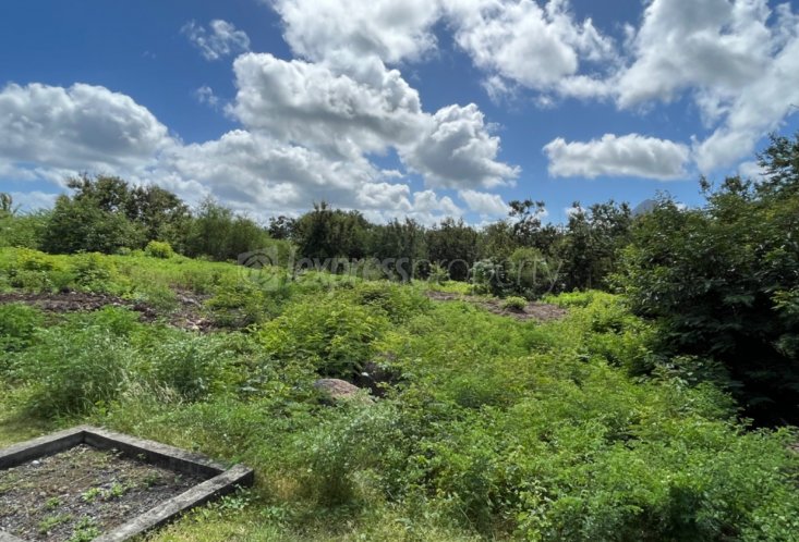 Terrain résidentiel - 2127 m²