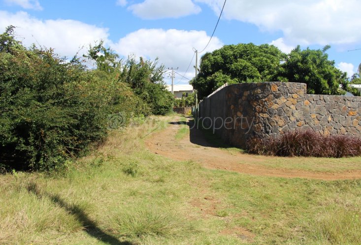 Terrain résidentiel - 5611 m²