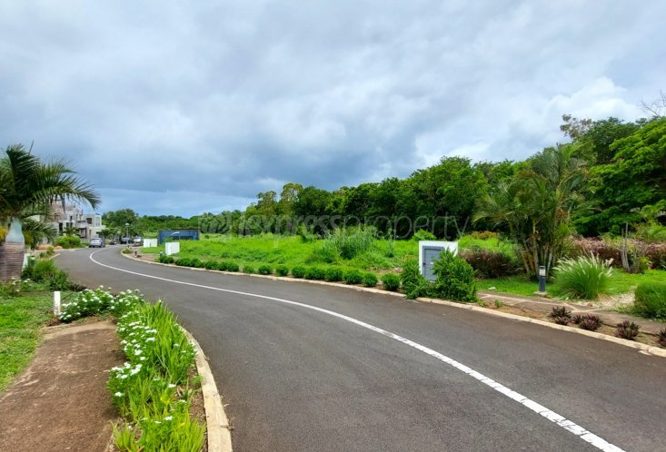 Terrain résidentiel - 766 m²