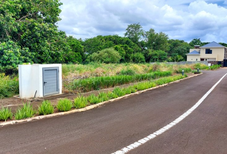 Terrain résidentiel - 766 m²