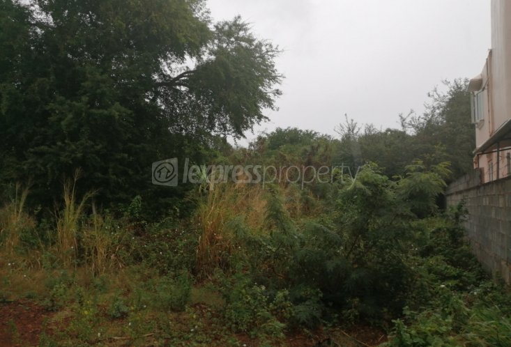 Terrain résidentiel - 8441 m²