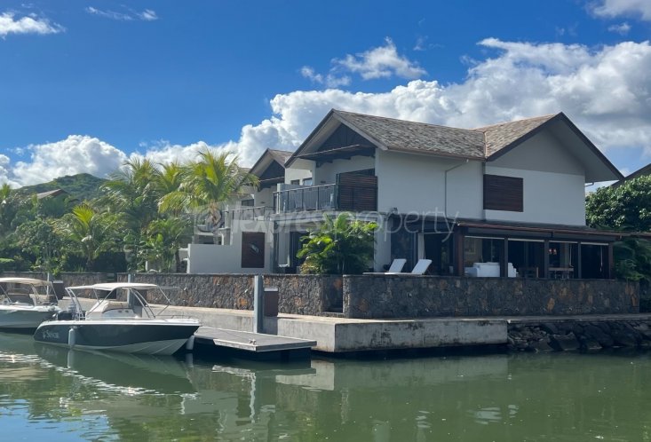 Townhouse/Duplex - 3 chambres - 300 m²