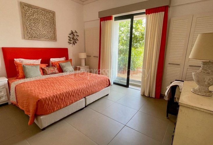 Townhouse / Duplex - 4 Bedrooms - 243 m²
