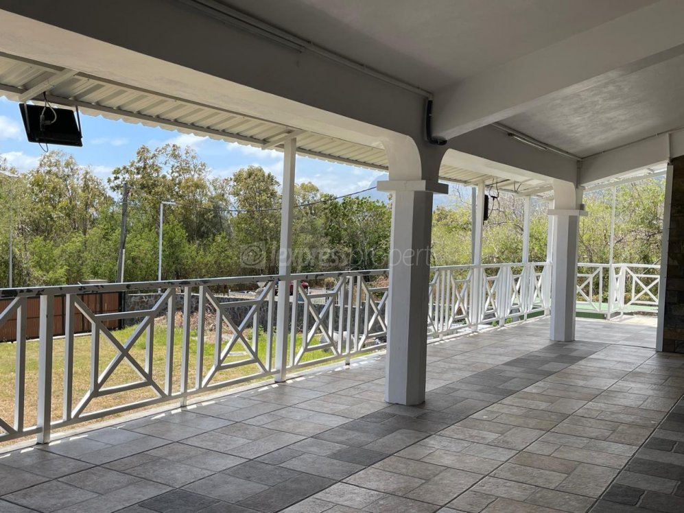 House / Villa Buy in Le Morne 30,000,000 rupees Lexpress Property